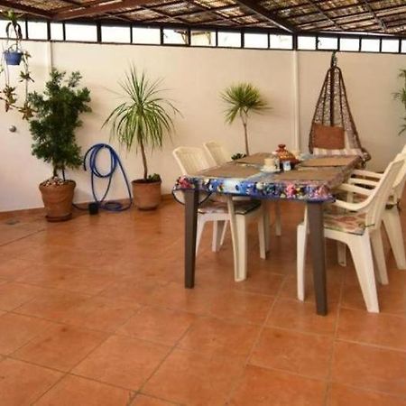 Appartement Elegant Et Climatise Au Centre Avec Terrasse - Proche Plage Et Attractions ! Tânger Exterior foto